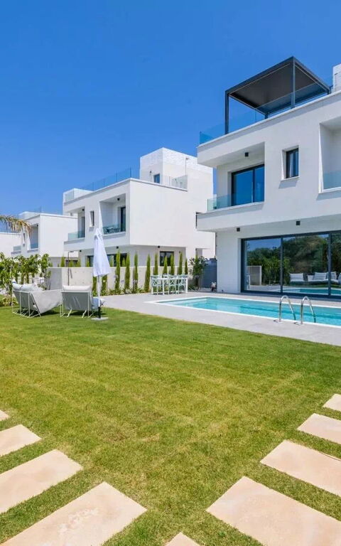 By the Beach - Blue Topaz Villa: Außen, Draussen, Garten, Schwimmbad