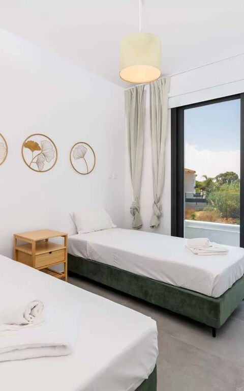 By the Beach - Blue Topaz Villa: Schlafzimmer