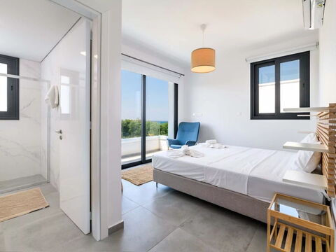 By the Beach - Blue Topaz Villa