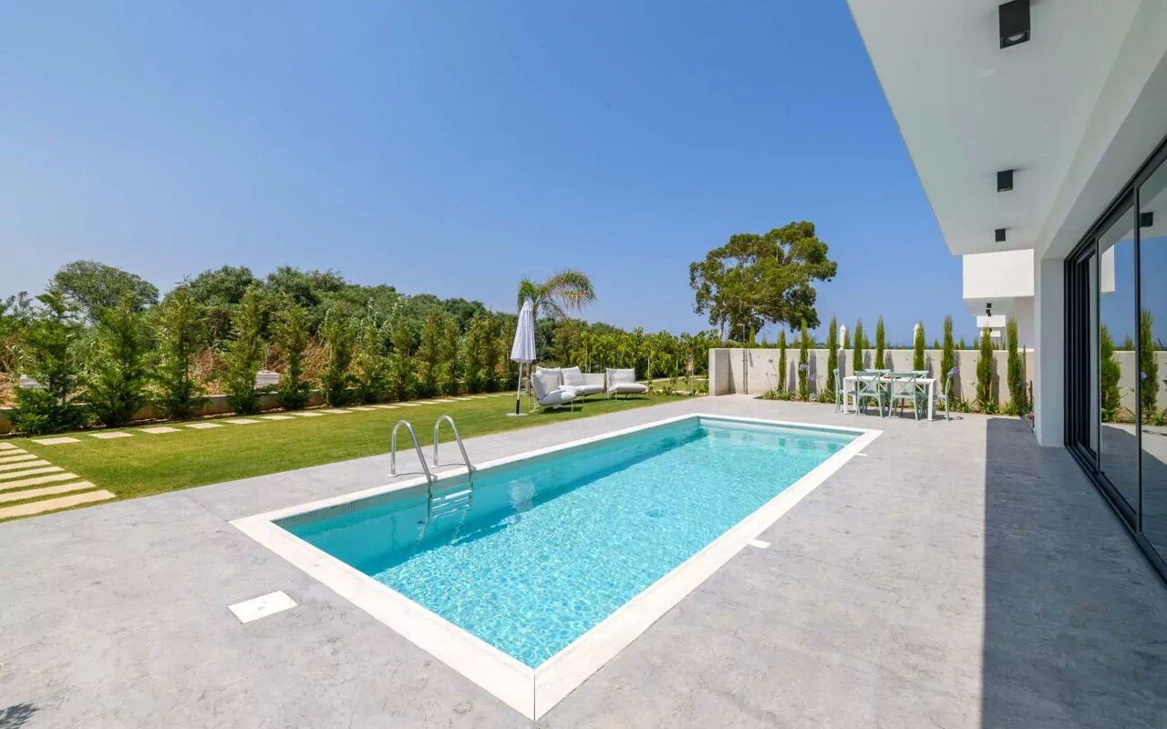 By the Beach - Blue Topaz Villa: Außen, Draussen, Garten, Schwimmbad