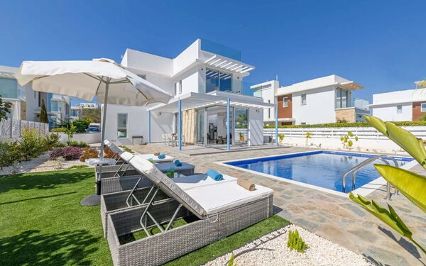 Mylos Lifestyle Seaview Villa #15: Garten, Schwimmbad