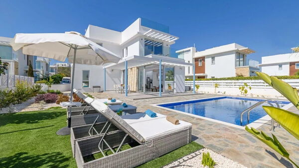 Mylos Lifestyle Seaview Villa #15: Garten, Schwimmbad