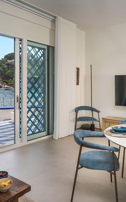 La Prua Apartament: Esszimmer, Küche, Wohnzimmer