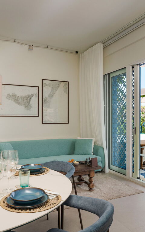 La Prua Apartament: Esszimmer, Küche, Wohnzimmer