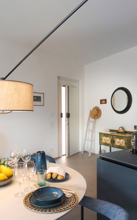 La Prua Apartament: Esszimmer, Küche, Wohnzimmer
