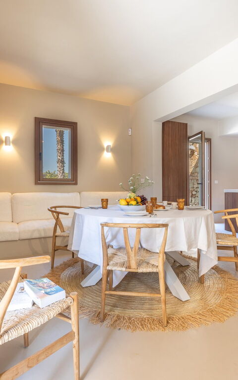 Villa Panacea: Esszimmer, Wohnzimmer
