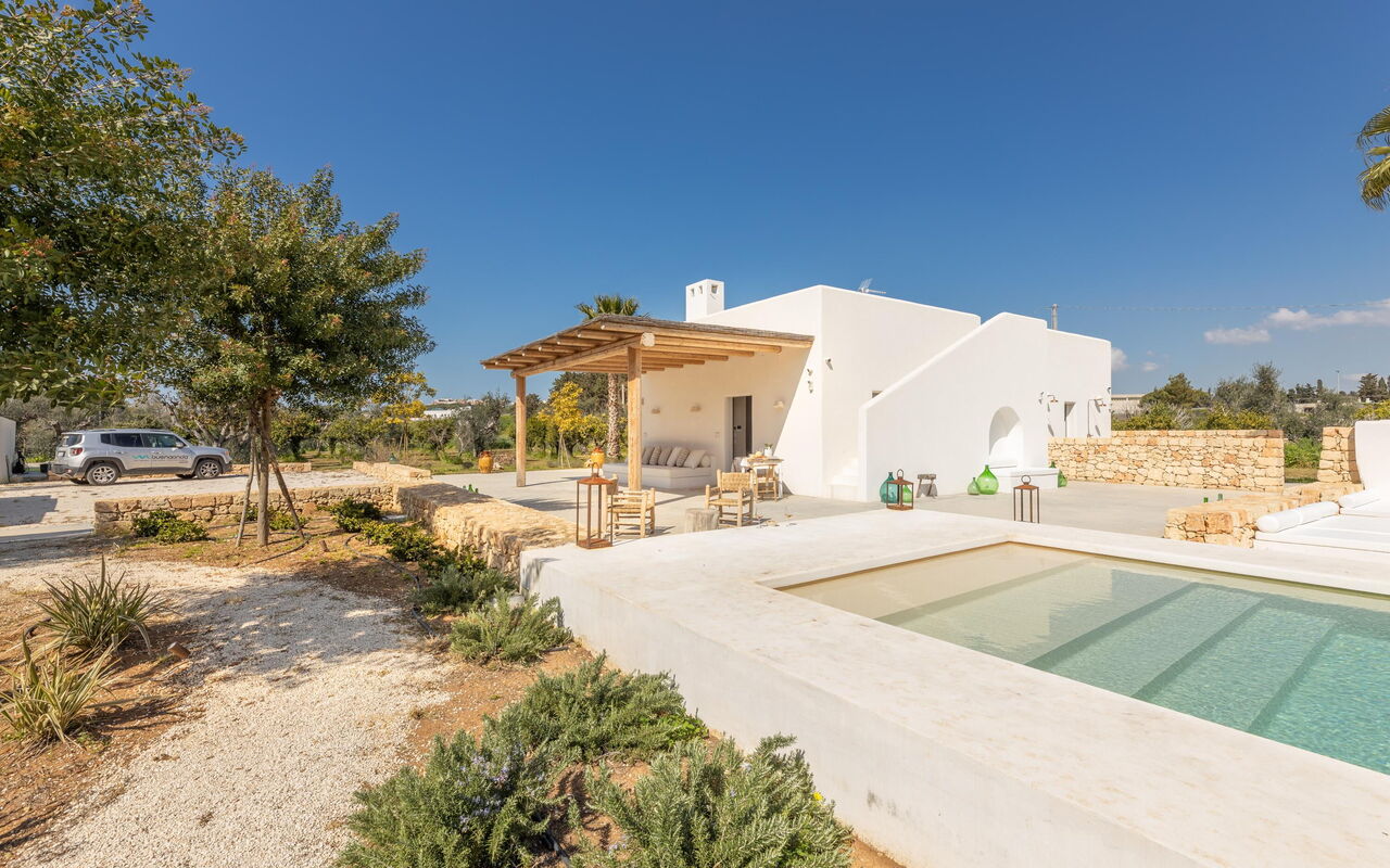 Villa Panacea: Außen, Balkon / Terrasse / Patio, Draussen, Garten, Schwimmbad