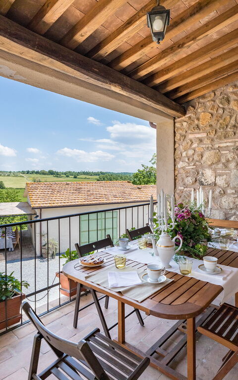 Villa a Casa di Giovanni: Ansichten, Außen, Balkon / Terrasse / Patio, Draussen