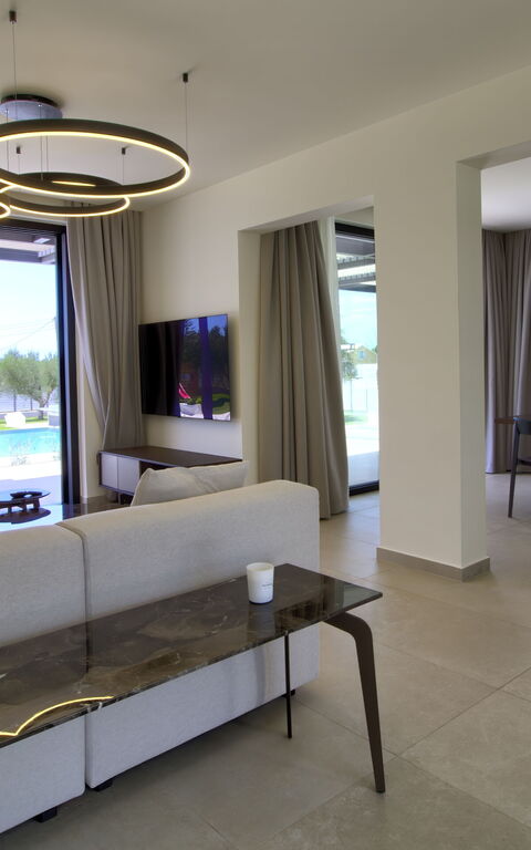 Villa Watanave: Esszimmer, Wohnzimmer