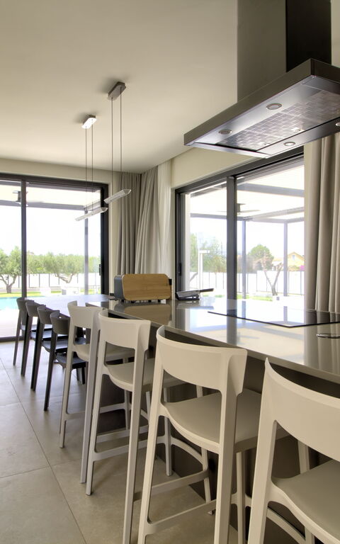 Villa Watanave: Esszimmer