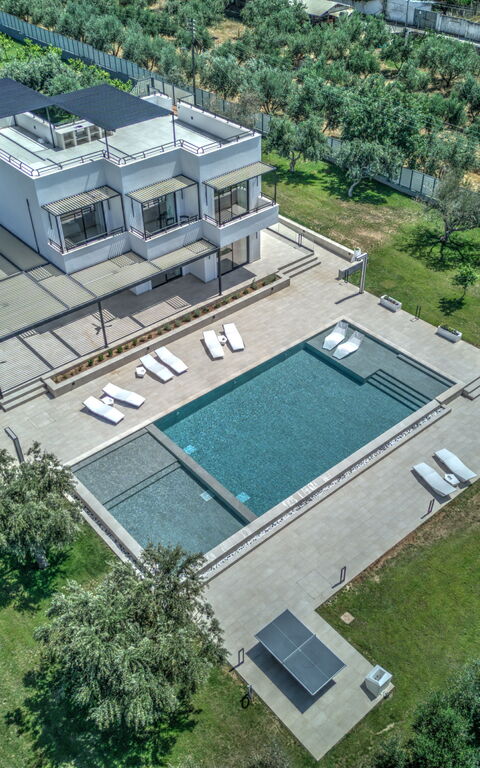 Villa Watanave: Ansichten, Außen, Draussen, Frühling, Garten, Schwimmbad, Sommer