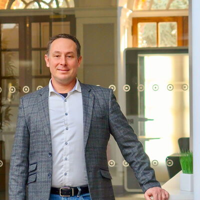 Guido Bazzoni, DIREKTOR UND HAUPTVERWALTUNGSBEAMTER